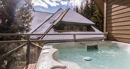 Fabulous Location Private Hot Tub, NO Car Needed, Sleeps 8