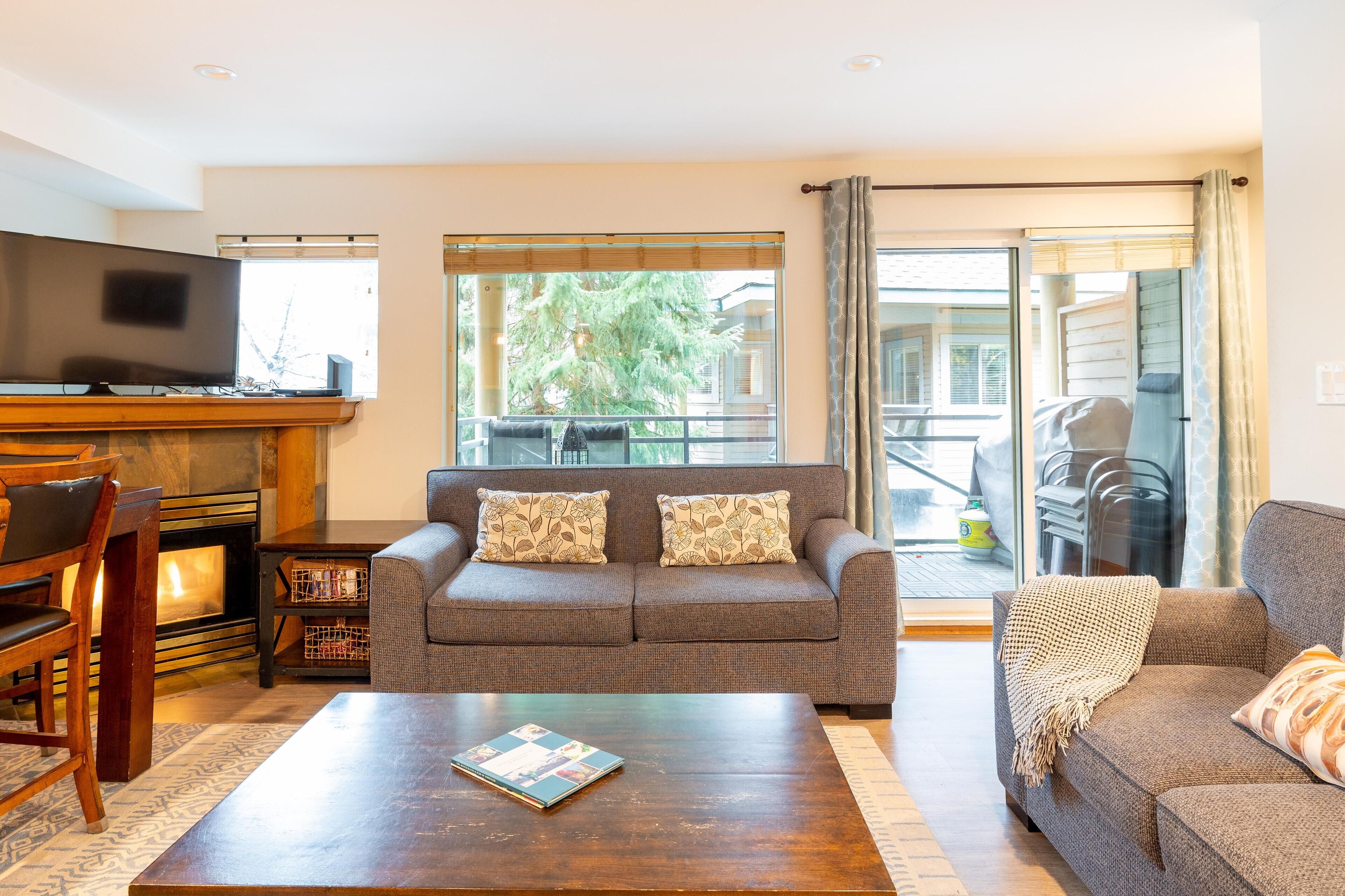 Casa de ciudad, 2 camas Queen size (FABULOUS LOCATION Private Hot Tub, NO) | Área de sala de estar