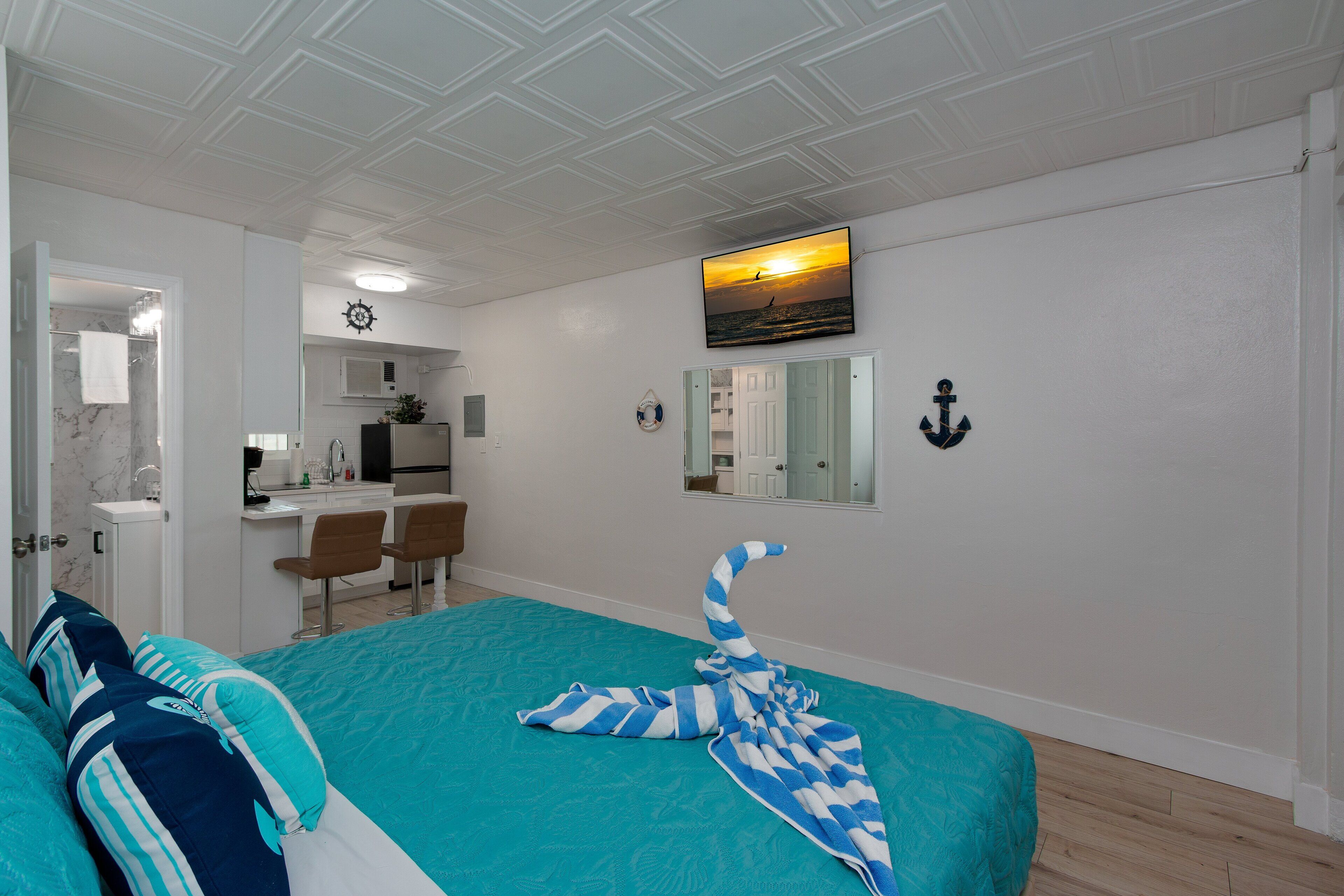 1 sovrum, skrivbord, strykjärn/strykbräda och gratis wi-fi