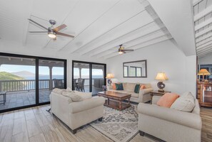 Living area - Isla Paradiso, your own private oasis (St Thomas)