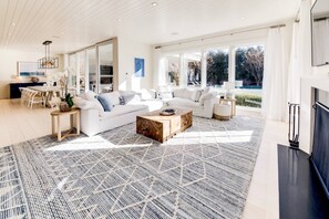 Smart TV, fireplace, DVD player, books