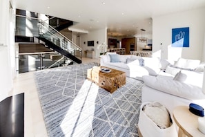 Smart TV, fireplace, DVD player, books