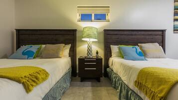 Iron/ironing board, WiFi