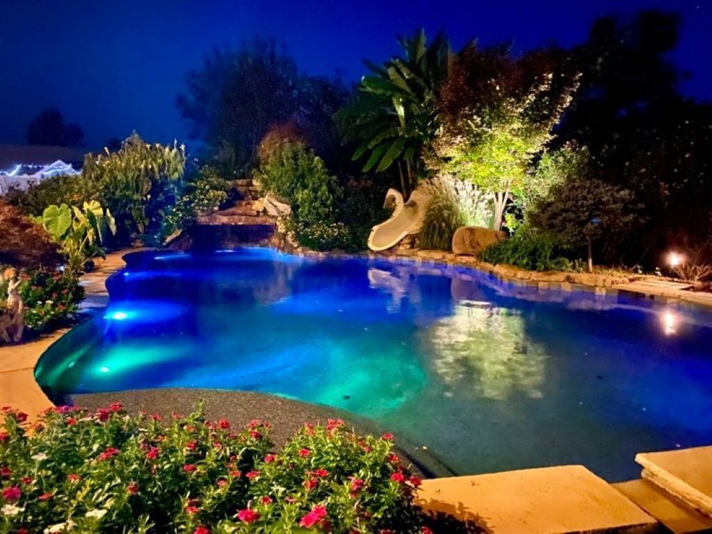 Mountain Views / Resort Style Pool / Wedding Venue