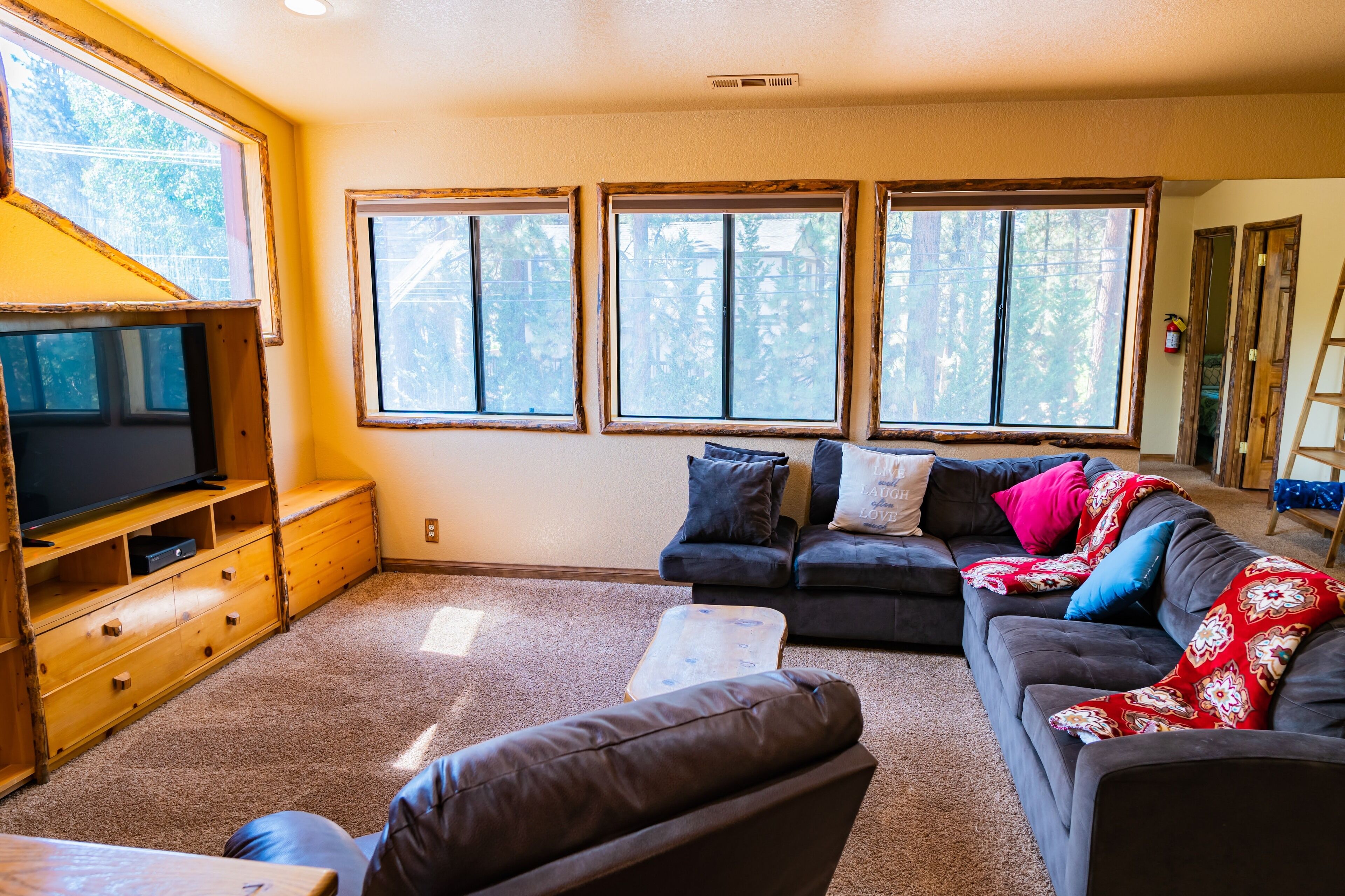 Moonridge Retreats, 2 minutes to Bear Mountain Ski