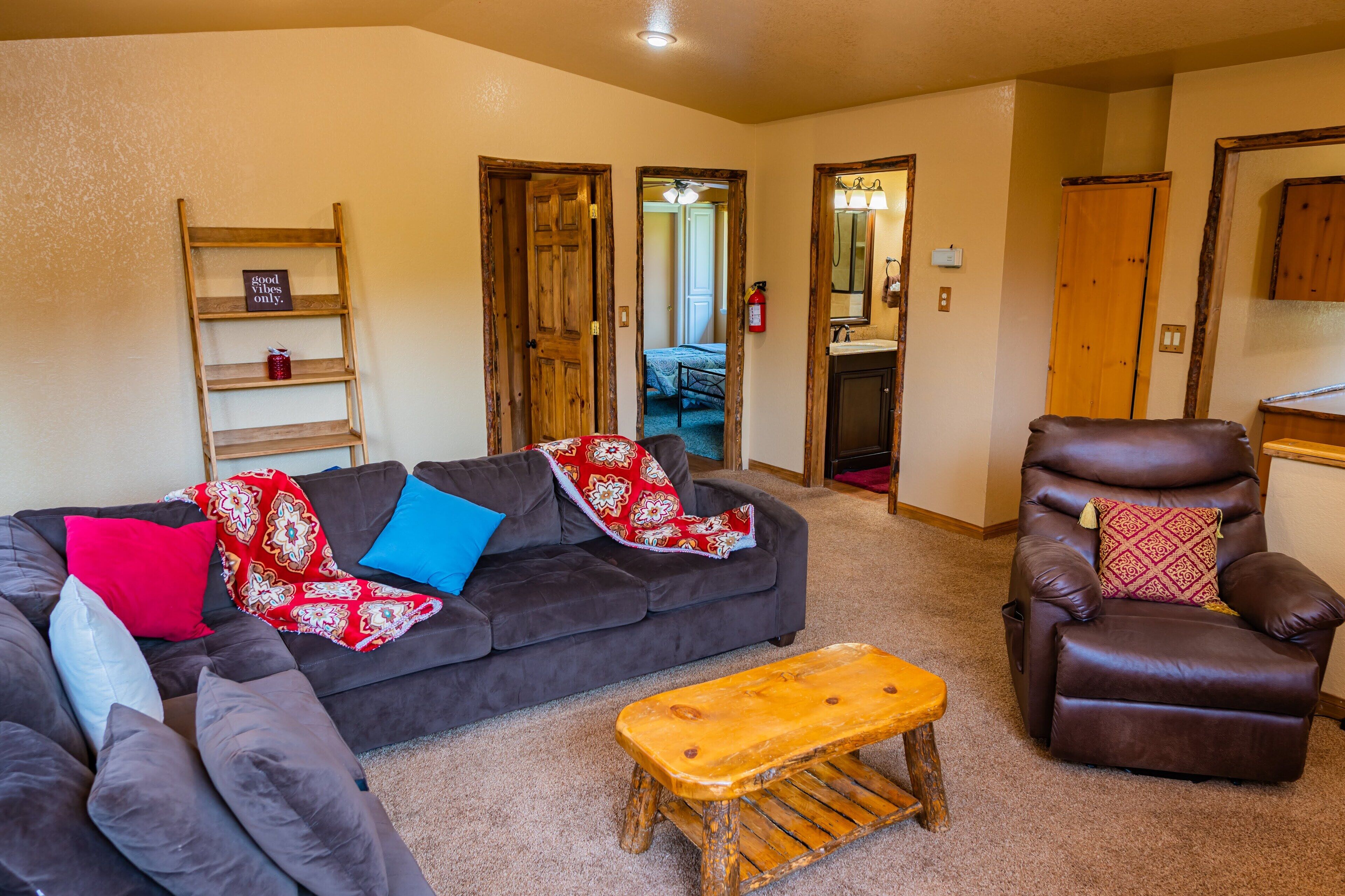 Moonridge Retreats, 2 minutes to Bear Mountain Ski