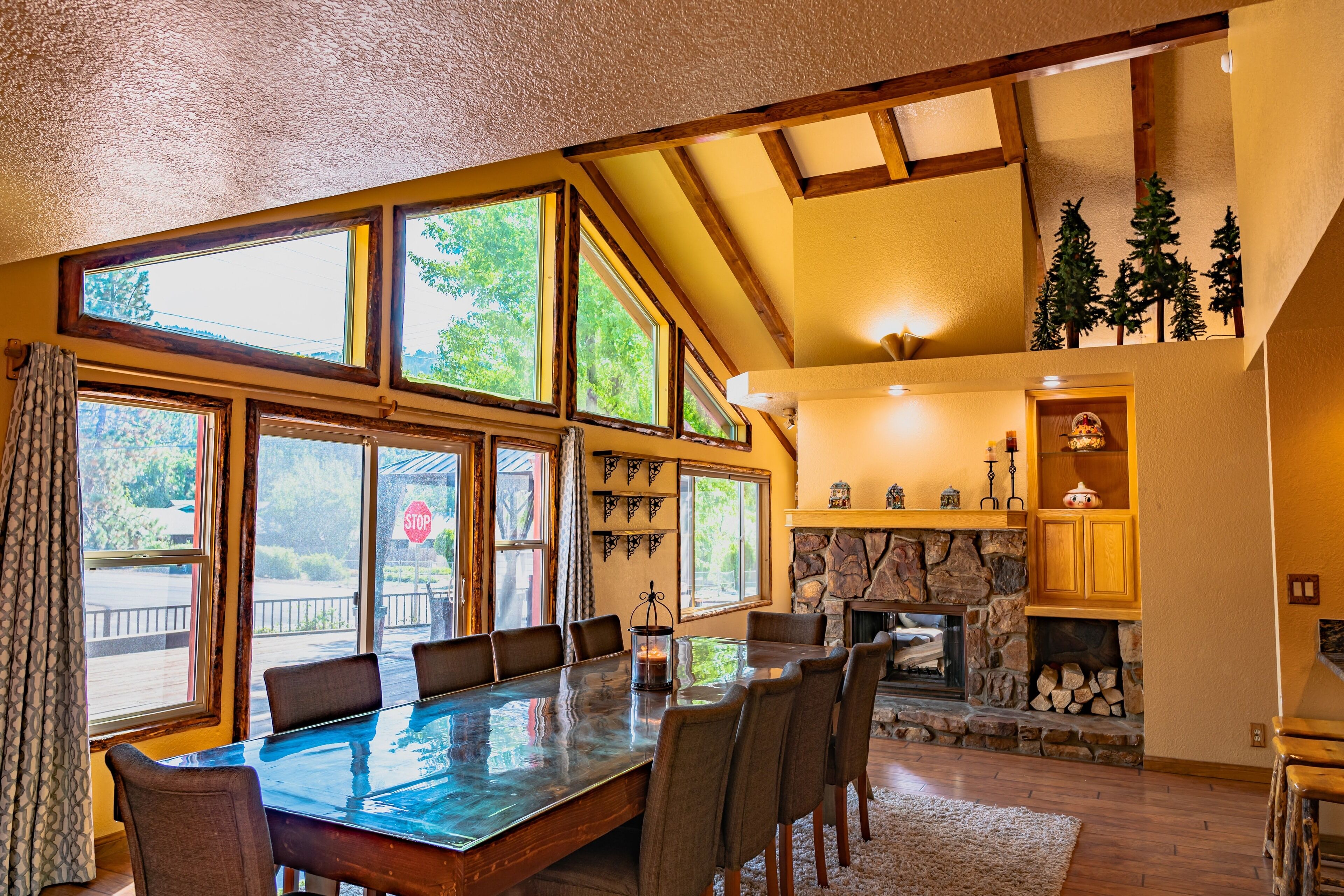 Moonridge Retreats, 2 minutes to Bear Mountain Ski