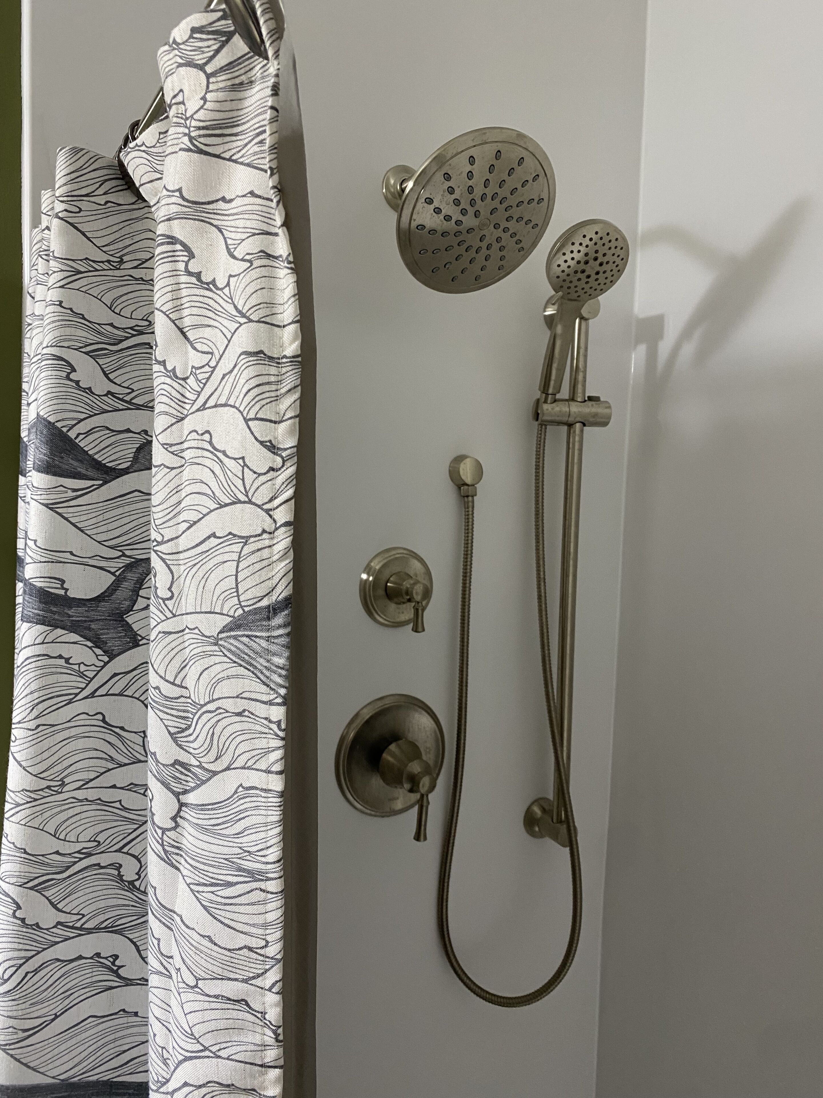 Combined shower/tub, hair dryer, towels, soap