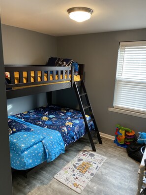 3 chambres, bureau, fer et planche à repasser, Wi-Fi gratuit