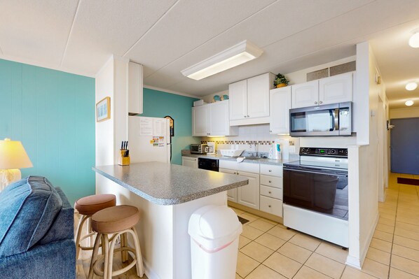 Fridge, microwave, oven, stovetop