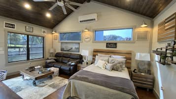 1 soverom, skrivebord, wi-fi (inkludert) og sengetøy