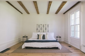 7 habitaciones, tabla de planchar con plancha y wifi gratis 