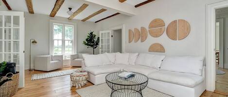 Smart TV, fireplace, books