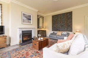 TV, fireplace, DVD player