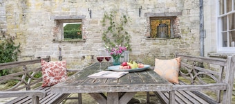 The Courtyard House, Dorchester