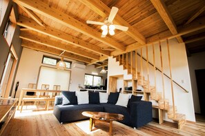 Private Vacation Home, Non Smoking | Living area