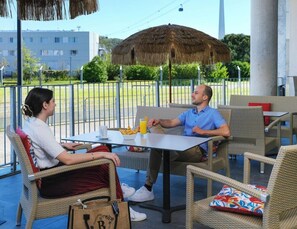 Outdoor dining - Hotel Mercure Toulouse Sud (Toulouse)