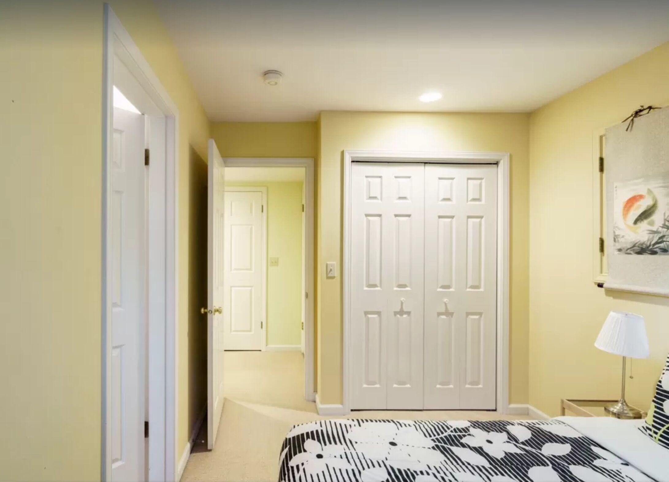 4 bedrooms, desk, iron/ironing board, free WiFi