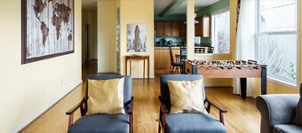 Luxurious home with great views in historic Queen Anne near Space needle