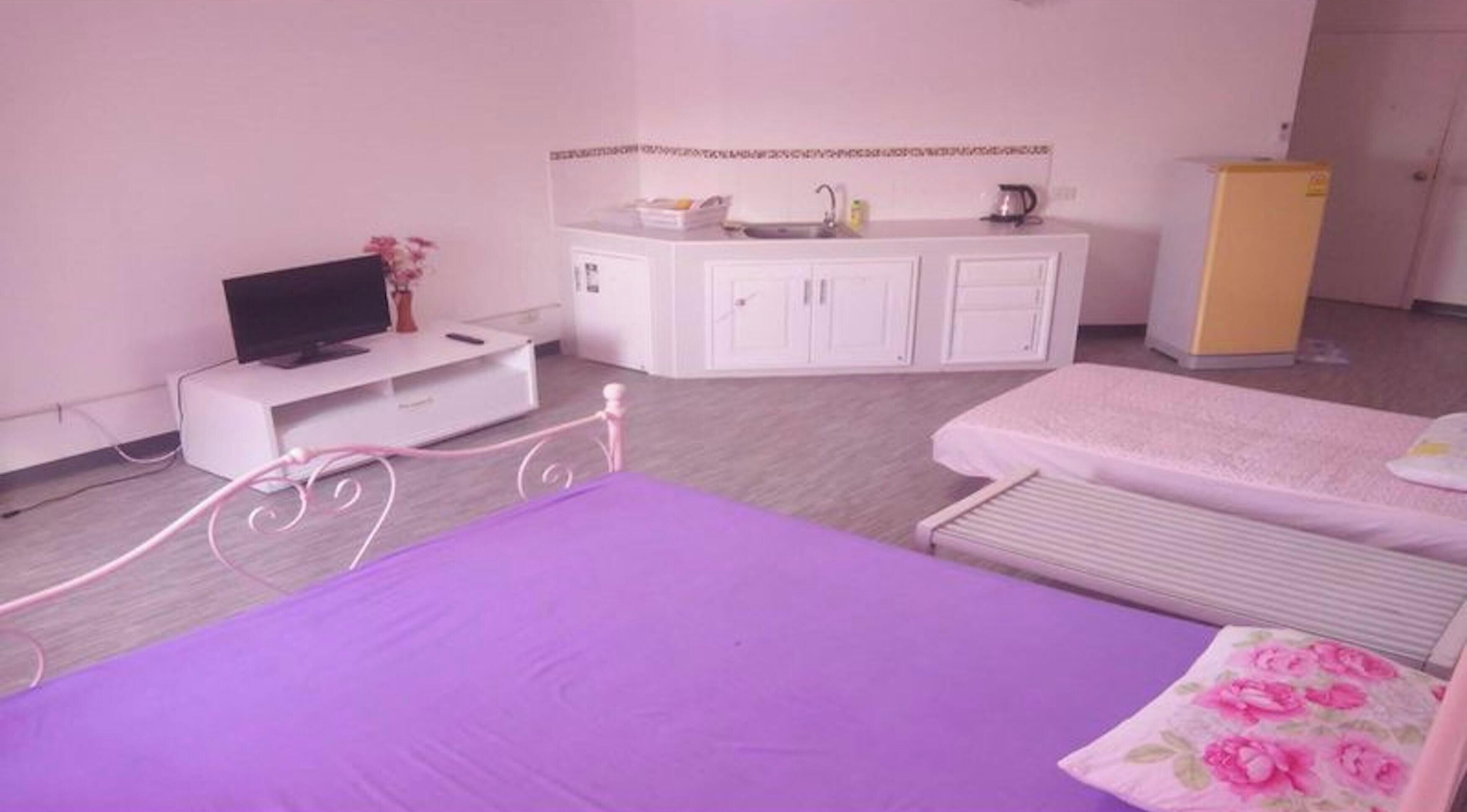 Room, 1 Bedroom, City View | 1 bedroom