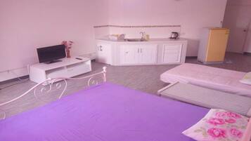 Room, 1 Bedroom, City View | 1 bedroom