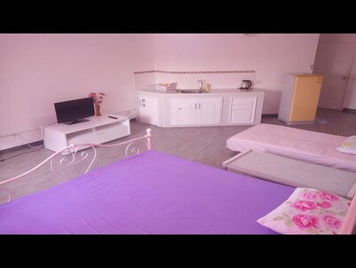 Room in Guest Room - Impact Don Mueang Bangkok Guest House