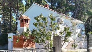Unclassified image, 5 of 15, button - Holiday House Near the sea (Preko)