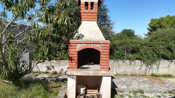 House, 2 Bedrooms, Smoking, Terrace | Property grounds