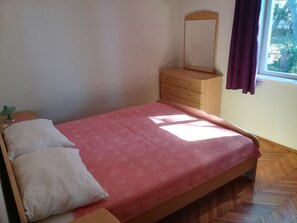 House, 2 Bedrooms, Smoking, Terrace
