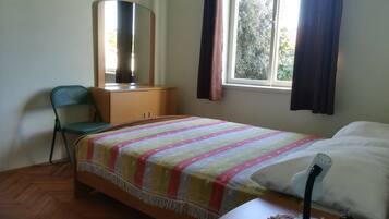 House, 2 Bedrooms, Smoking, Terrace | 3 bedrooms, bed sheets