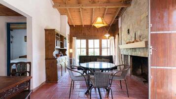 House, 2 Bedrooms, Smoking, Patio | Living room
