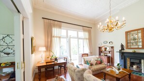 Unclassified image, 5 of 30, button - Lovely Spacious Room With Breakfast on one of our top Picks in Pretoria (Pretoria)
