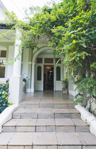 Lovely Guesthouse in Pretoria Welcoming you on a Spacious Room With Breakfast