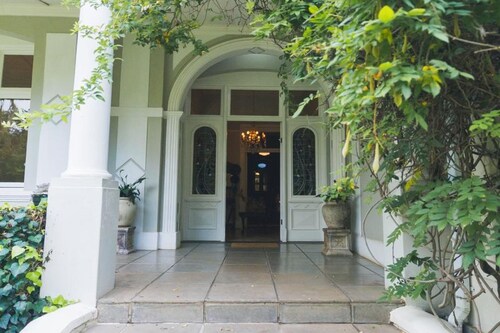 Luxurious Room With Breakfast in Lovely Guesthouse in Pretoria