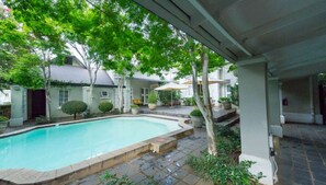 Pool - Luxurious Room With Breakfast in Lovely Guesthouse in Pretoria (Pretoria)