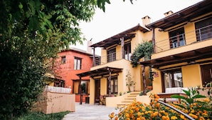 Garden - Room in B&B - Beautiful Accomodation Close to the Pagasetic Gulf (South Pelion)