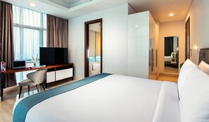 3 bedrooms - Three-bedrooms Apartment, Oakwood Suites La Maison Jakarta (Jakarta)