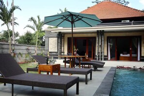 House, 3 Bedrooms | Private pool