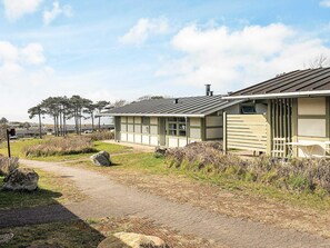 House | Water view - 6 Person Holiday Park Home in Gilleleje (Gilleleje)