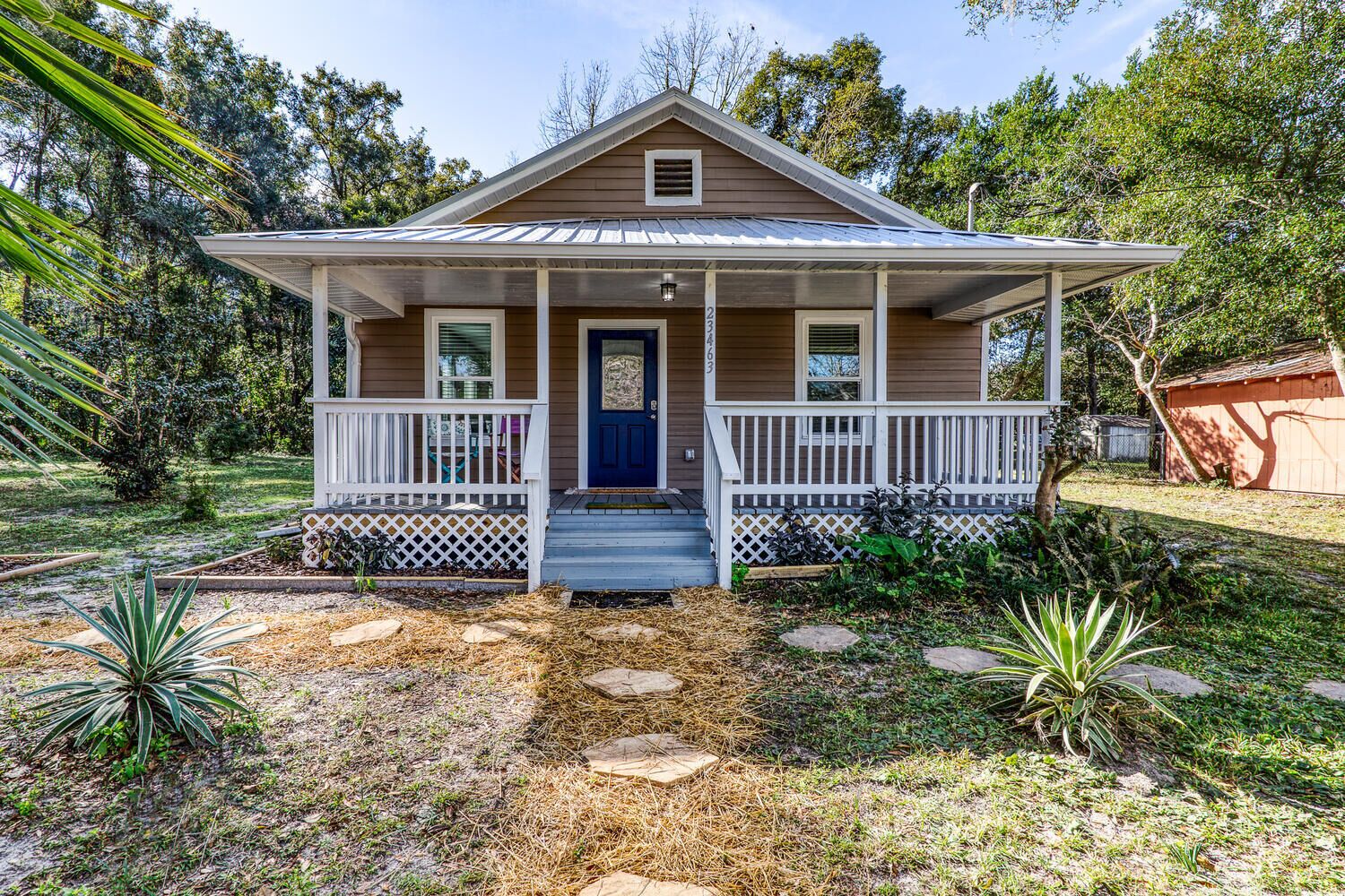 Charming Downtown High Springs Cottage