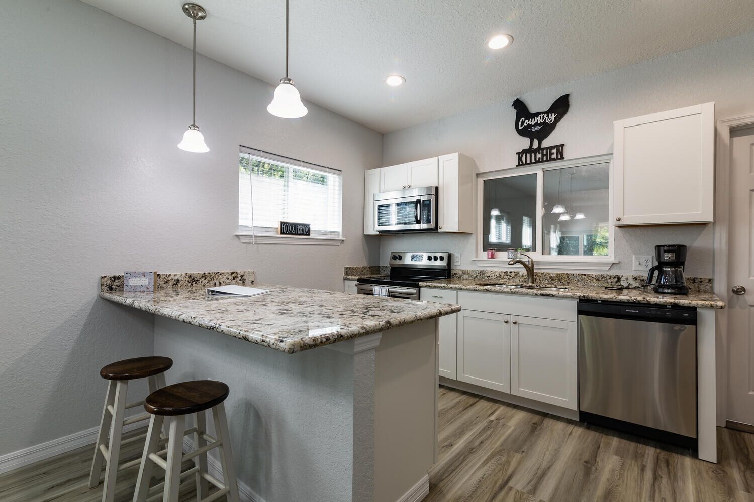 Charming Downtown High Springs Cottage