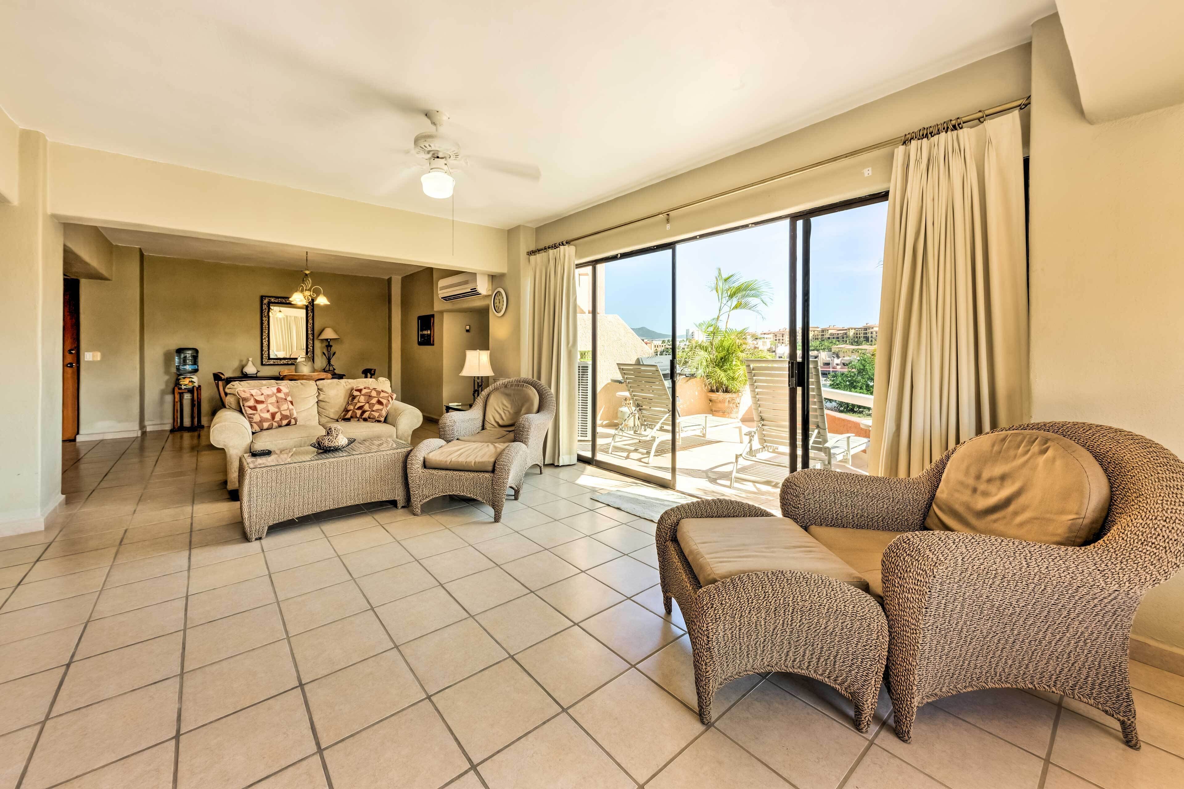 Marina View Cabo San Lucas Condo < 1 Mile to Beach