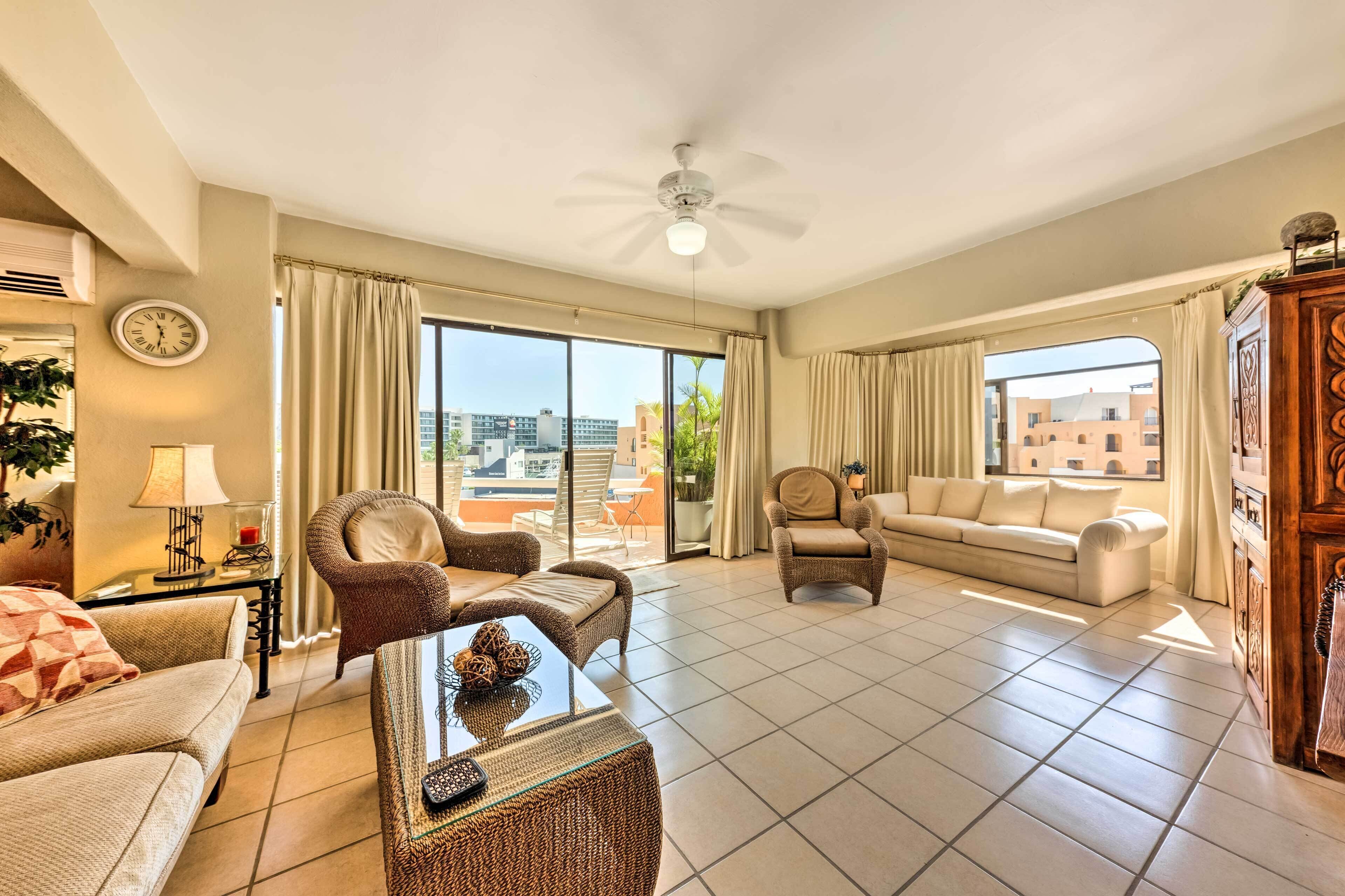 Marina View Cabo San Lucas Condo < 1 Mile to Beach