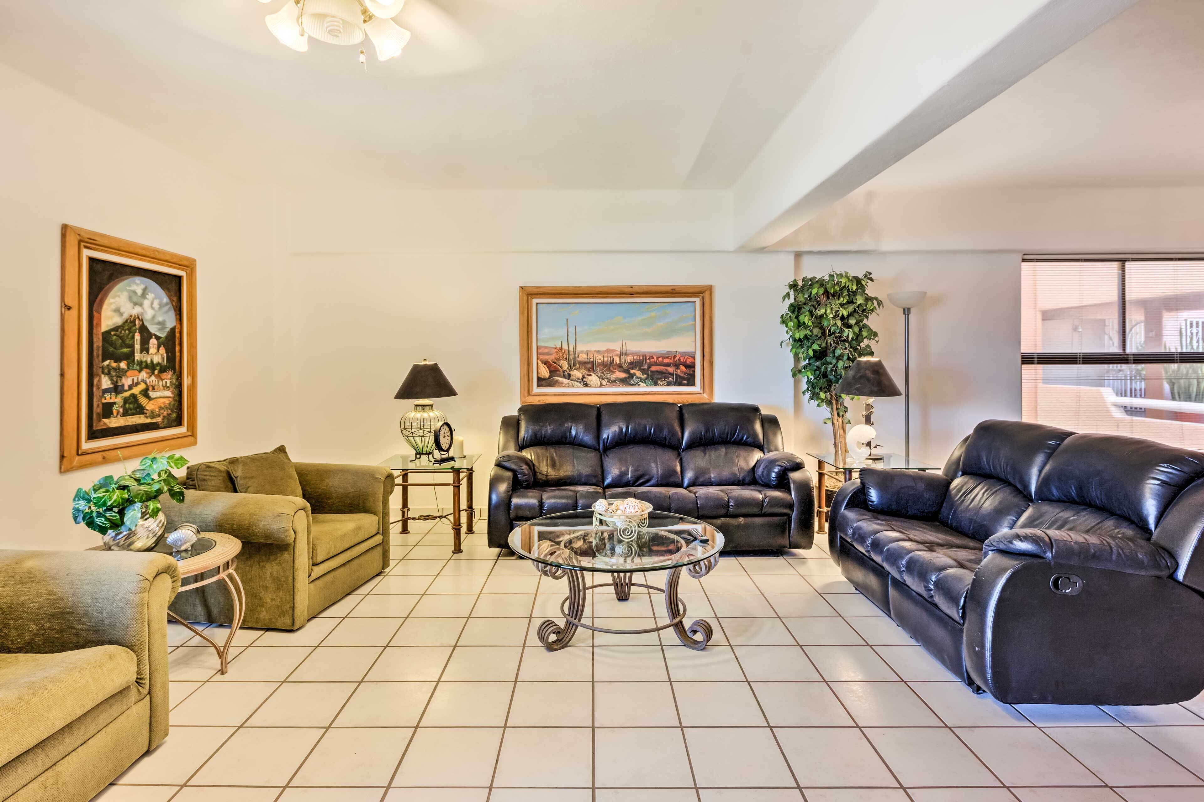 Chic Cabo San Lucas Getaway < 2 Miles to Beaches!