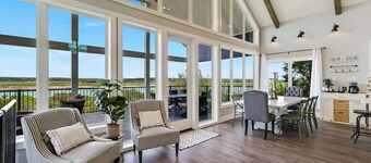 WATERFRONT Lake House ~ Rent our boat at the marina!