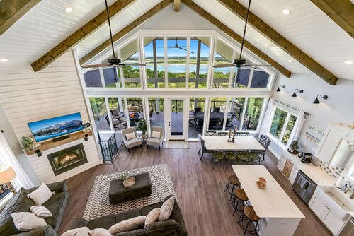 WATERFRONT Lake House ~ Rent our boat at the marina!