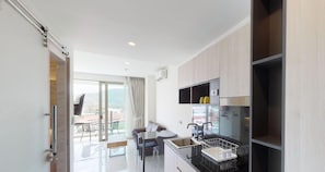 Basic-Apartment | Eigene Kochnische | Großer Kühlschrank, Mikrowelle, Herdplatte