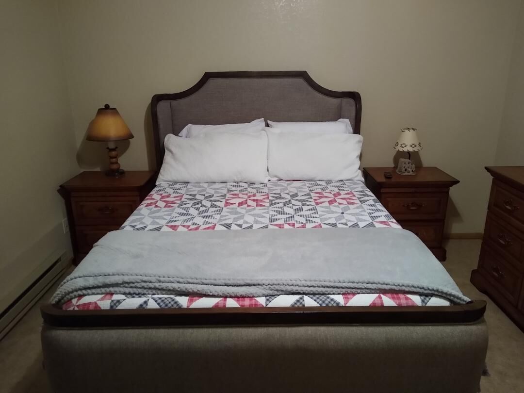 Welcome to your relaxing getaway that's close to trails, town and golf course :)