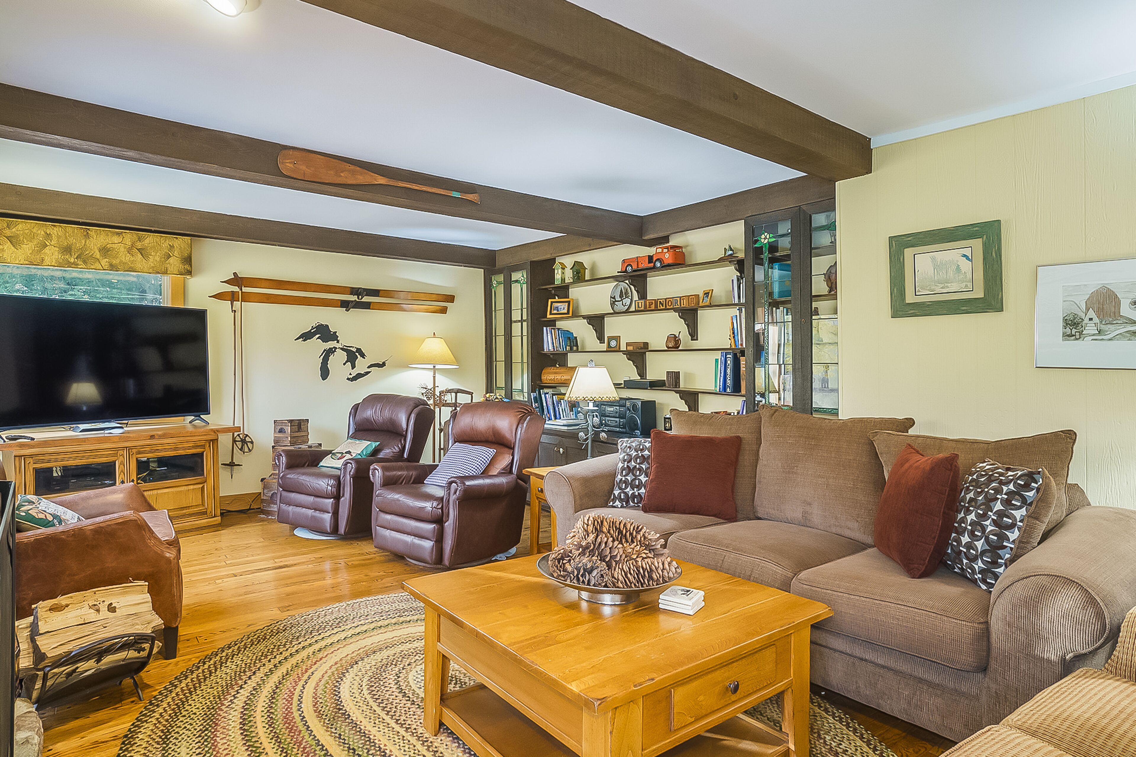 Terrific riverfront home near the slopes w/ firepit, free WiFi & five-acre lot