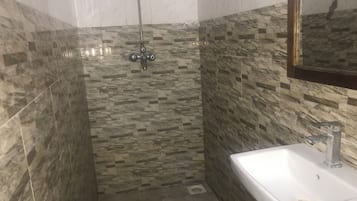 Dusche, Handtücher, Seife, Toilettenpapier